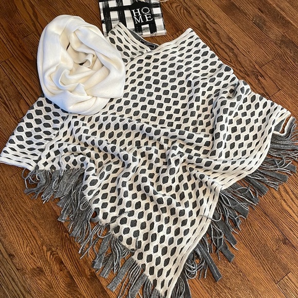 Sweaters - 🤍Asymmetric Pullover Poncho Sweater and Infinity Scarf | Excellent Condition🤍